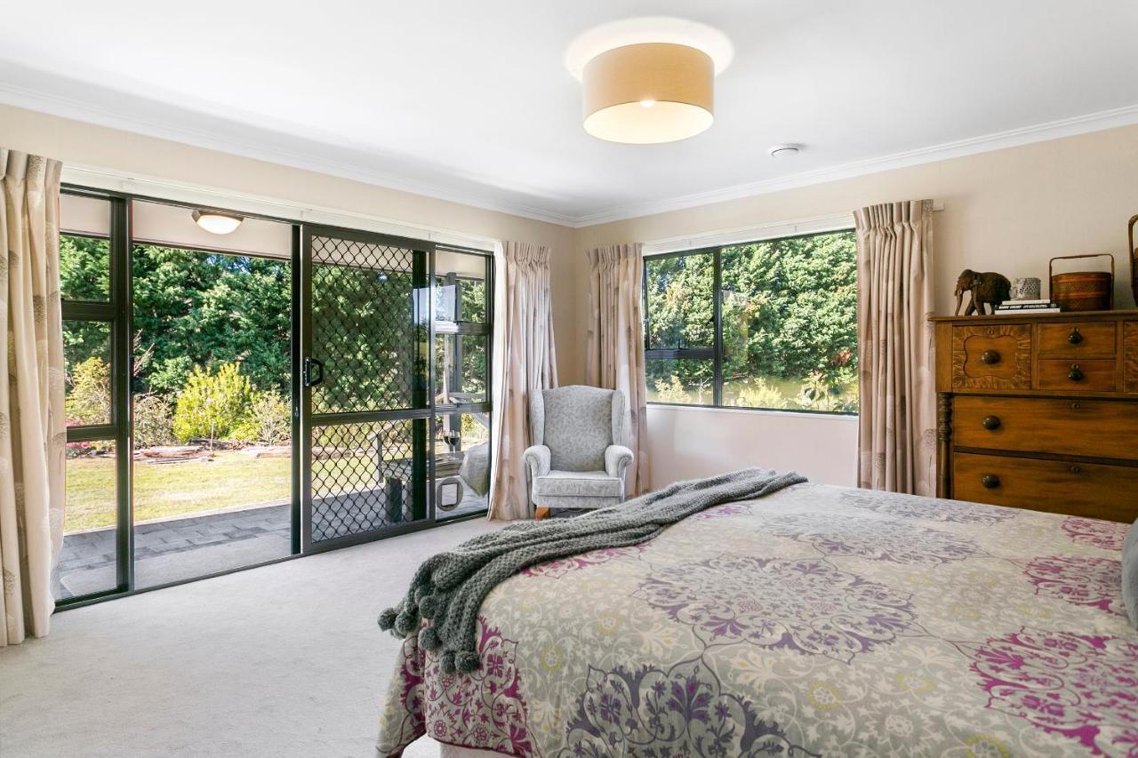 Lupin Lodge Bed & Breakfast Taupo Exterior foto