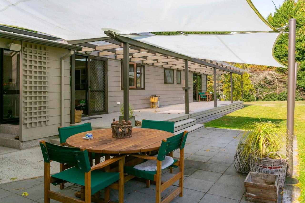 Lupin Lodge Bed & Breakfast Taupo Exterior foto