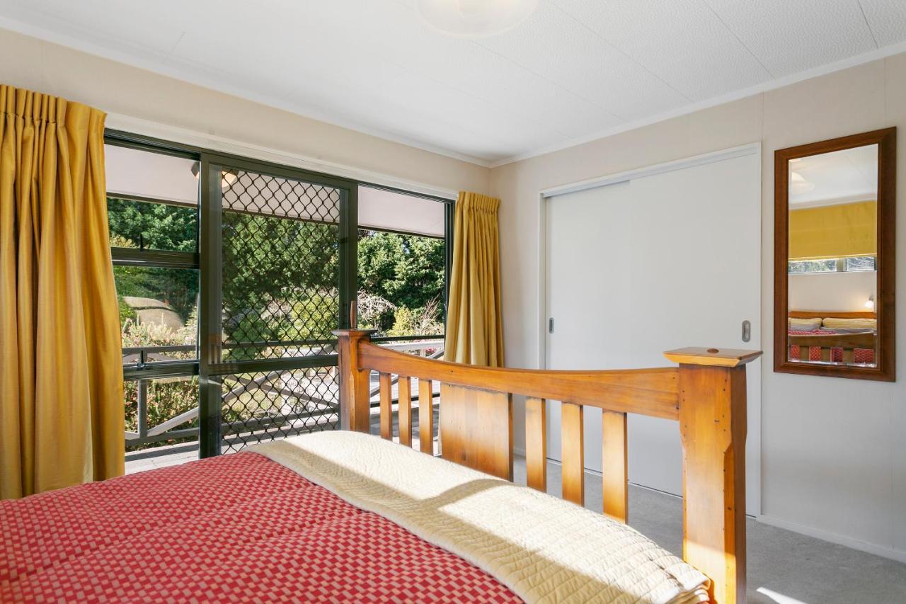 Lupin Lodge Bed & Breakfast Taupo Exterior foto